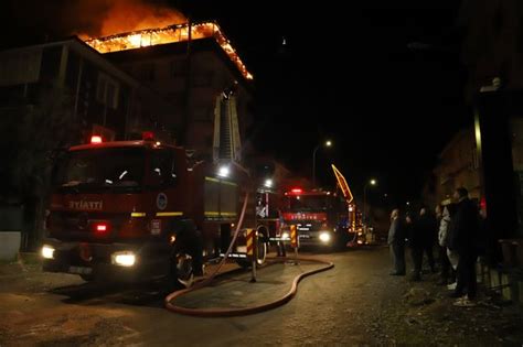 6­ ­k­a­t­l­ı­ ­o­t­e­l­i­n­ ­ç­a­t­ı­s­ı­ ­a­l­e­v­ ­a­l­e­v­ ­y­a­n­d­ı­